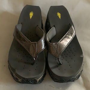 CLOSET CLEANOUT‼️Volatile Heeled Sandal